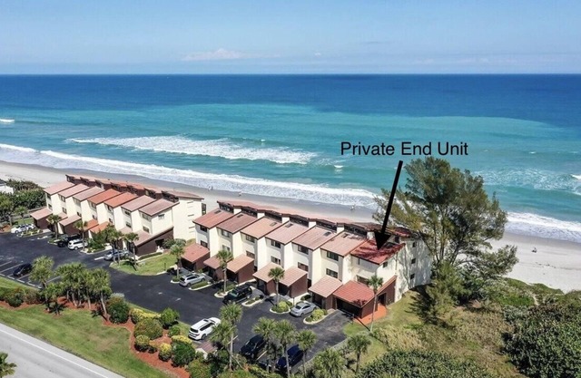 Beautiful Melbourne Beach Oceanfront Townhouse