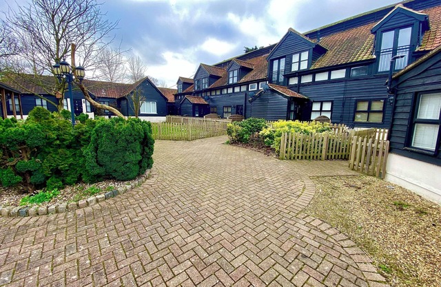 Beautiful Mews House within Brentwood golf course