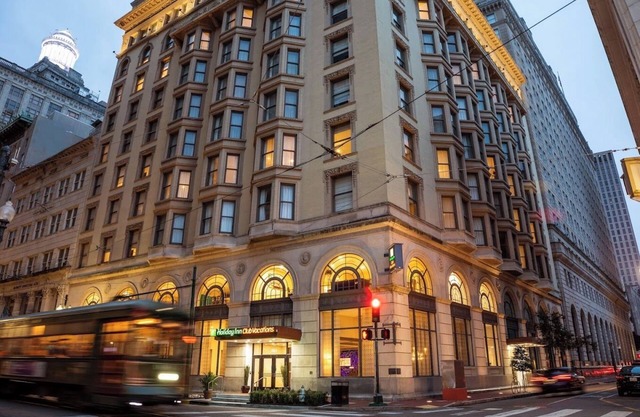 Beautiful Modern 1 Bedroom Signature @ Nola walking distance from Bourbon Street