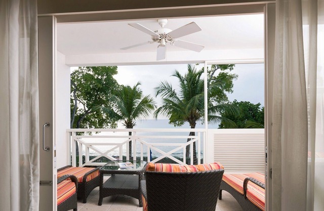 Beautiful Modern Two Bedroom Condo