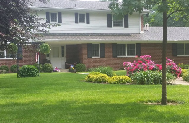 Beautiful northside, quiet. Close to Butler, Broad Ripple, 15 min downtown