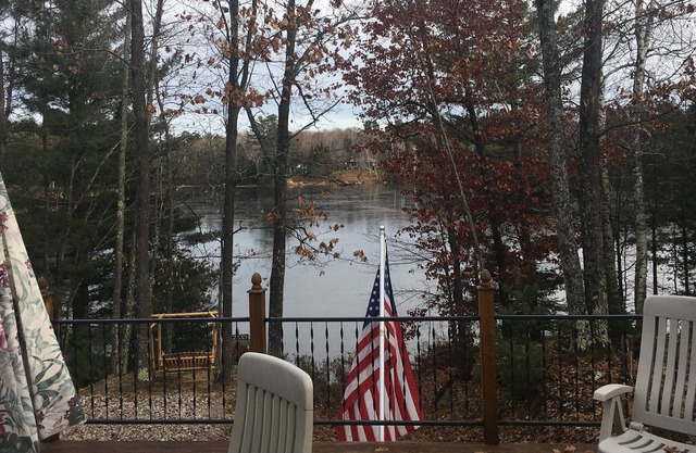 Beautiful northwoods getaway on private lake close to snowmobile trails and town