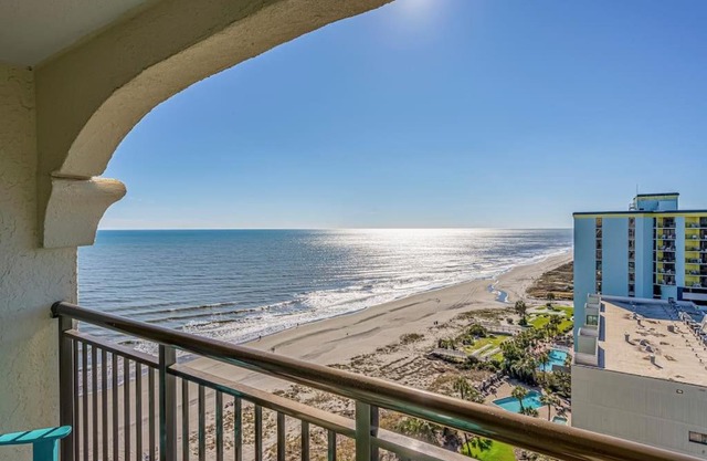 Beautiful Ocean views, on 15th floor!