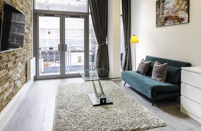 Beautiful One Bed Abode In East Putney.
