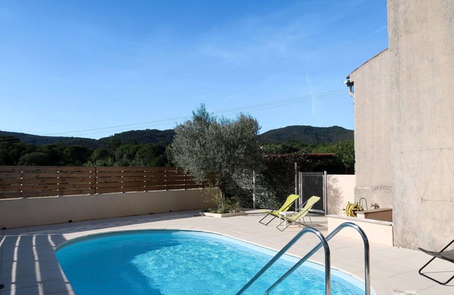 Beautiful private villa for 6 guests with WIFI, private pool, TV, terrace and parking