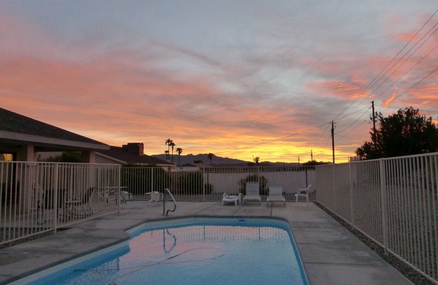 Beautiful Pool Home Central Location