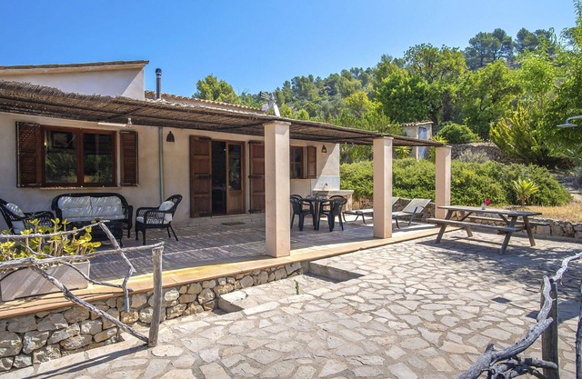 Beautiful private villa for 4 people with WIFI, TV, terrace and pets allowed