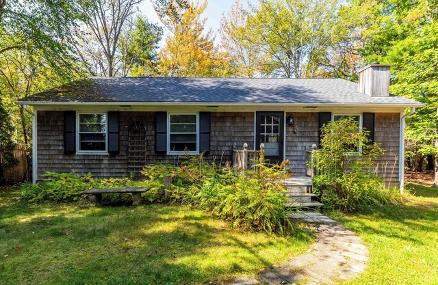 Beautiful, private, 3-bedroom Ocean Park cottage overlooking the salt marsh