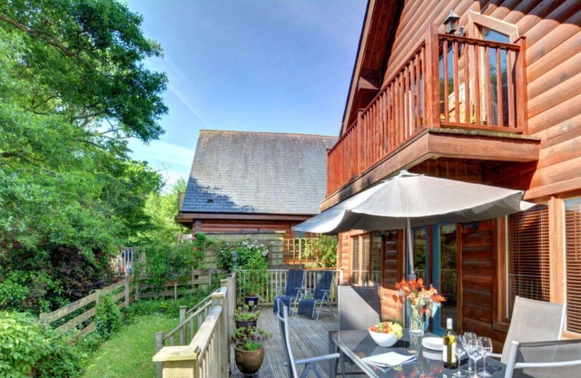 Beautiful private villa for 6 guests with WIFI, TV, patio and parking