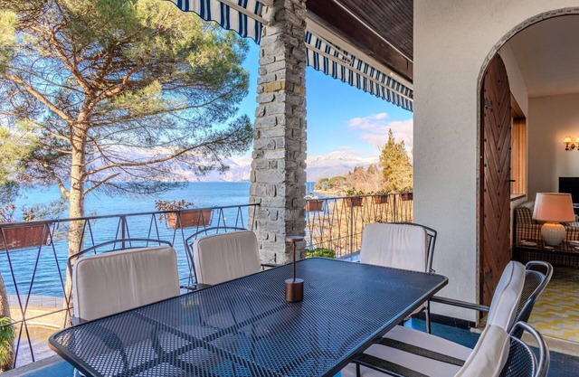Beautiful private villa for 7 people with WIFI, TV, terrace, pets allowed and parking