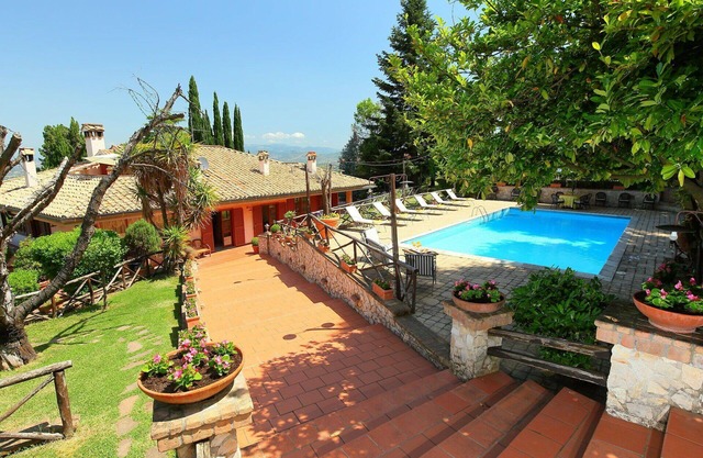 Beautiful private villa with A/C, private pool, WIFI, TV, patio, pets allowed and panoramic view