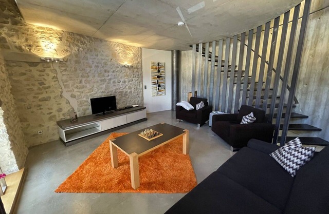 Beautiful private villa for 4 people with WIFI, TV and parking