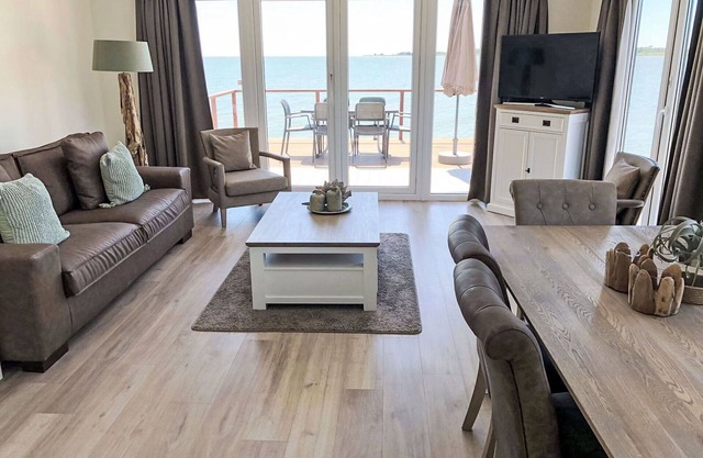 Beautiful private villa for 6 guests with WIFI, TV, terrace and parking