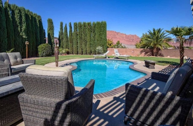 Beautiful, private outdoor oasis in sunny St George.