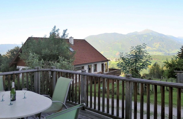 Beautiful private villa for 5 guests with WIFI, TV, terrace, pets allowed and parking