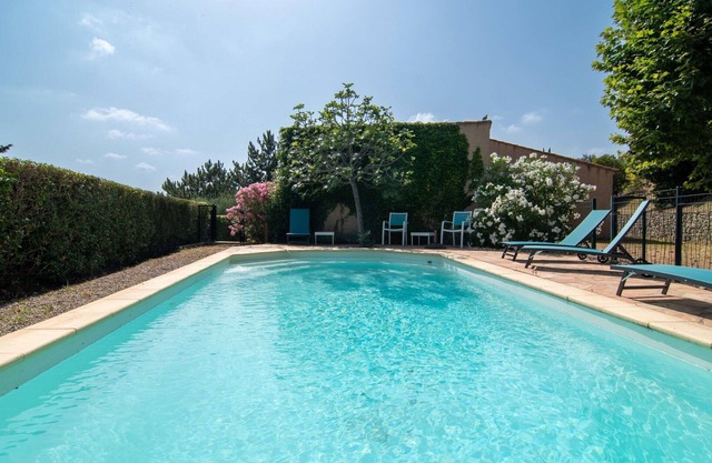 Beautiful private villa for 6 people with private pool, WIFI, TV, terrace and pets allowed