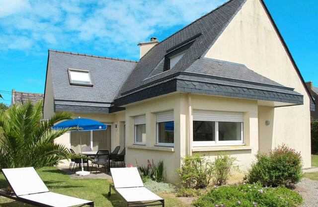Beautiful private villa for 6 guests with WIFI, TV, terrace, pets allowed and parking