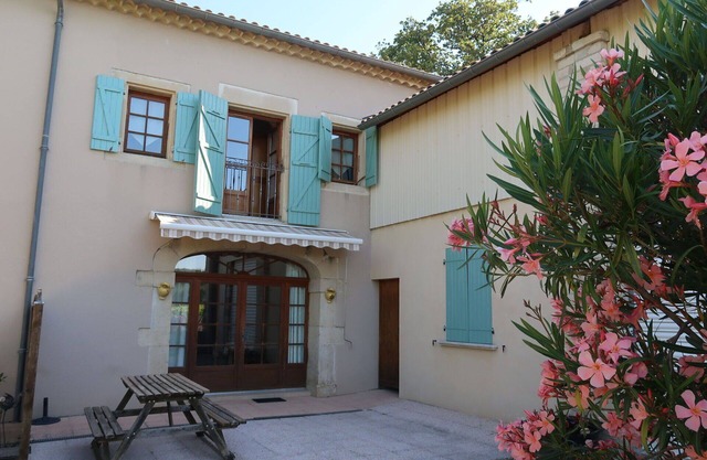 Beautiful private villa for 5 guests with TV and terrace