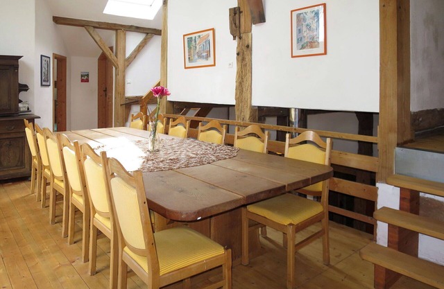 Beautiful private villa for 12 guests with WIFI, TV, patio and pets allowed