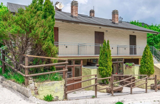 Beautiful private villa with WIFI, TV, balcony, pets allowed, panoramic view and parking