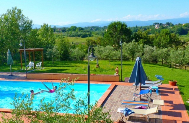Beautiful private villa for 6 guests with pool, WIFI, A/C, pets allowed and panoramic view