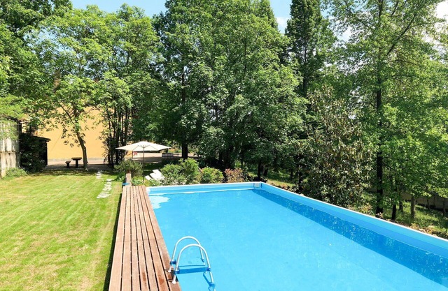 Beautiful private villa for 12 people with private pool, WIFI, TV, terrace and pets allowed