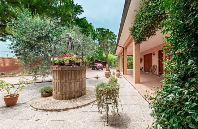 Beautiful private villa for 8 people with WIFI, A/C, TV, patio and panoramic view