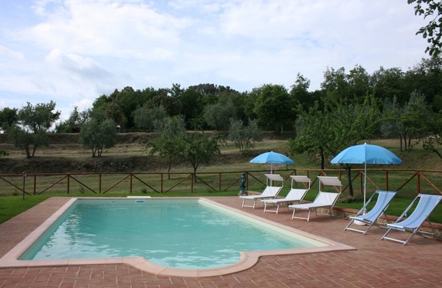 Beautiful private villa for 4 guests with private pool, WIFI, A/C and TV