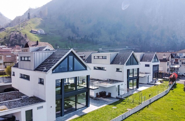 Beautiful private villa for 10 people with WIFI, TV, patio and pets allowed