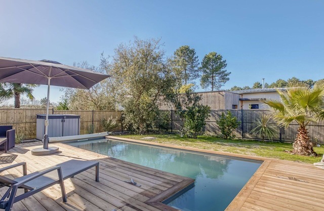 Beautiful private villa for 5 people with A/C, WIFI, private pool, TV, terrace and parking