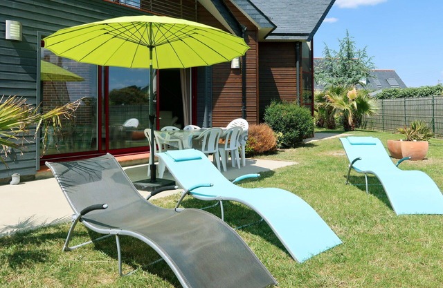 Beautiful private villa for 8 people with WIFI, TV and terrace