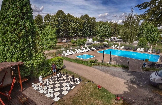 Beautiful private villa for 5 guests with pool, WIFI, terrace, pets allowed and parking