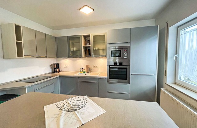 Beautiful private villa for 6 guests with WIFI, TV, terrace and pets allowed