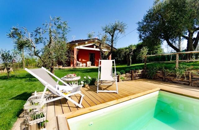 Beautiful private villa for 4 people with private pool, WIFI, A/C and pets allowed