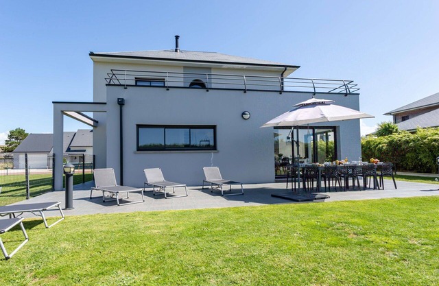 Beautiful private villa for 10 people with WIFI, TV, terrace and pets allowed