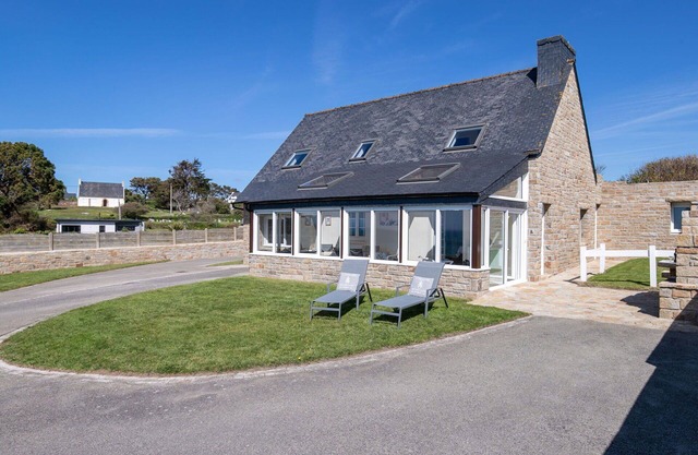 Beautiful private villa for 8 guests with WIFI, TV, terrace and pets allowed