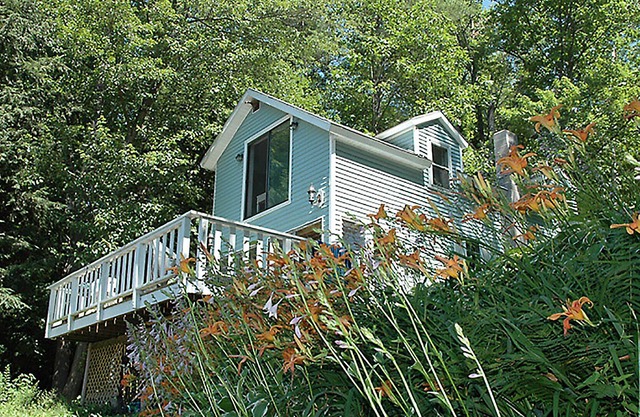 Beautiful, private waterfront, great spot for romance or family fun!