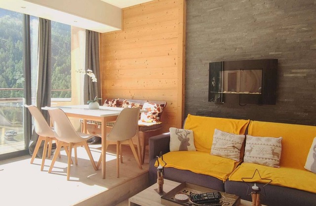 Beautiful Renovated Apartment at the Foot of the Slopes in Isola 2000