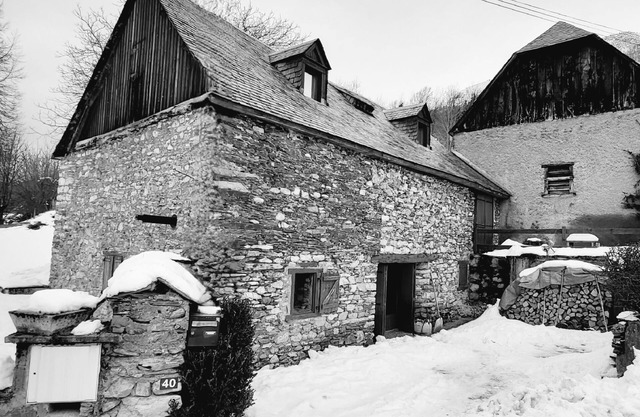 Beautiful renovated barn for 10 people. Close to ski resorts.