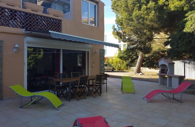 Beautiful room, private entrance, villa Port-Fréjus