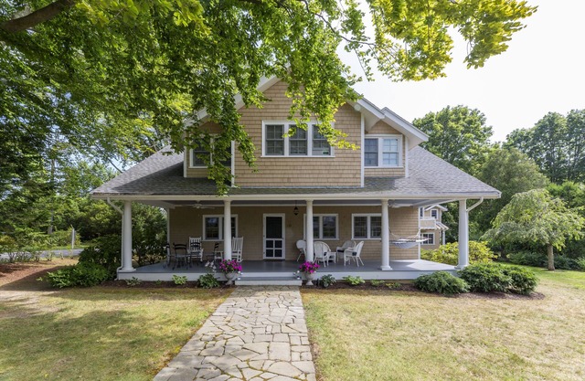 Beautiful Shoreby Hill Cottage