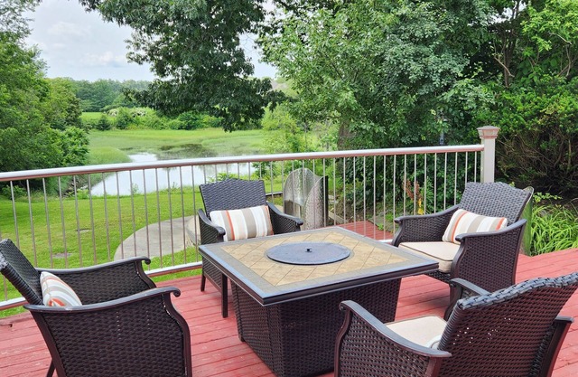 Beautiful, single story ranch. Next to city park with ocean view!