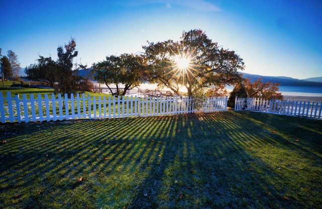 Beautiful South Sandpoint Waterfront Private Home