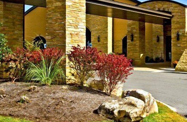 Beautiful studio unit at resort, sleeps 2
