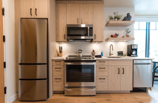 Beautiful Studio Condo in The Village