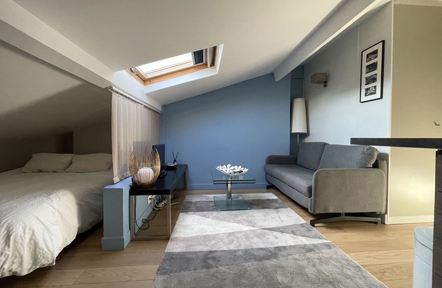Beautiful Studio of 18 m² at the center of Paris Place de la Nation and the Bois de Vincennes