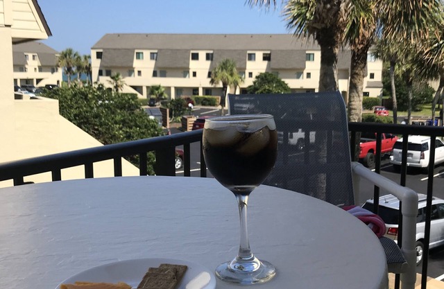 Beautiful Summerhouse Condo Ocean & Intracoastal Views 3 Min Walk to the Beach!