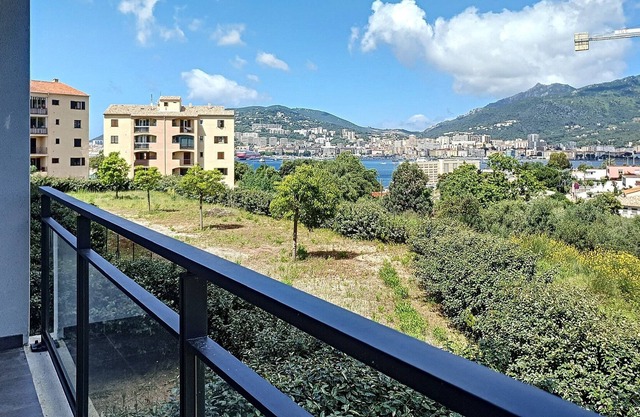 Beautiful T2 Large Terrace, near the beach