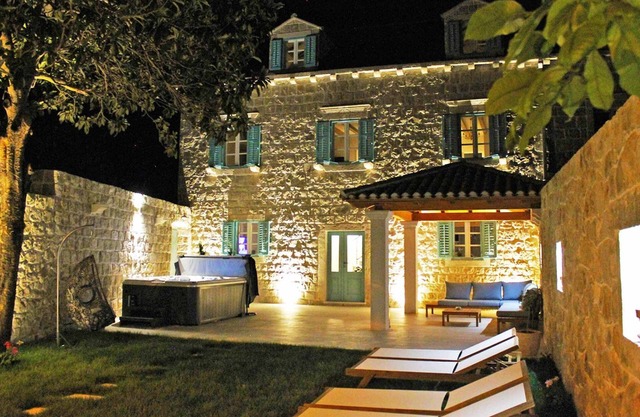 Beautiful Traditional Dubrovnik Villa | 4 Bedrooms | Villa Cavtat Heritage |.