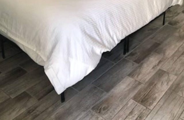 Beautiful Daytona Beach King Suite!